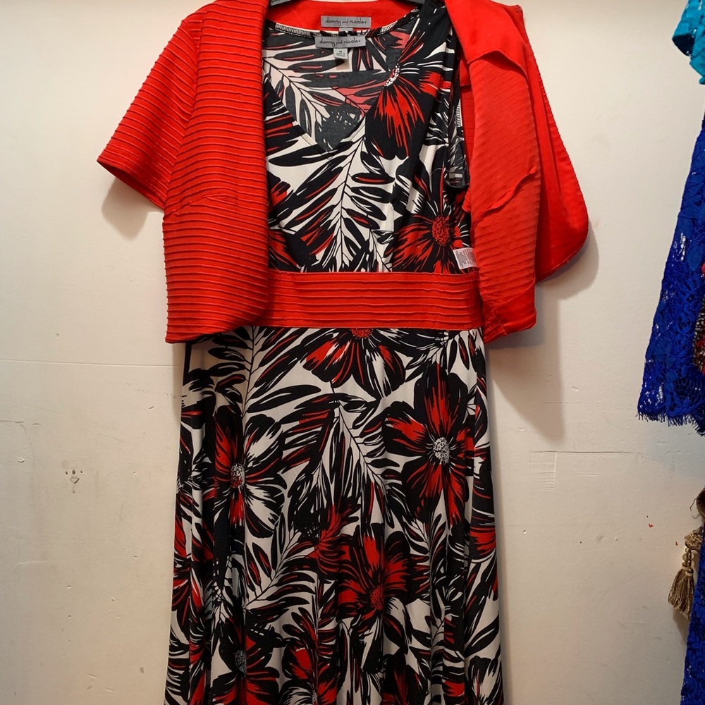 ***3 for 25*** Danny and Nicole dress M